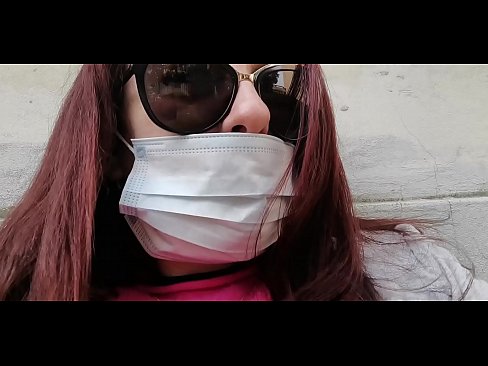 ❤️ Nicoletta se vinga de seu vizinho e faz xixi em sua garagem (Especial Covid19 Quarentena Italiana) Sexo de qualidade em nós ﹏