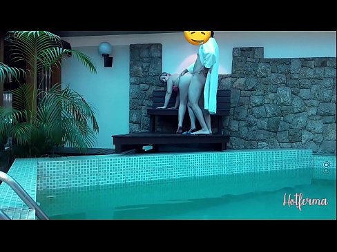 ❤️ Chefe convida empregada para a piscina, mas não conseguiu resistir a um Sexo de qualidade em nós ﹏